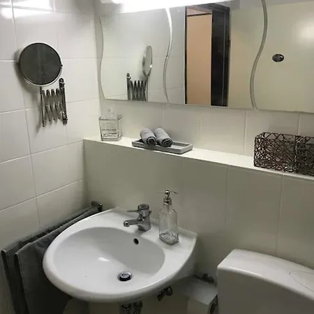 Charmantes 1zi Im Herzen Von Mit Balkon Apartman *